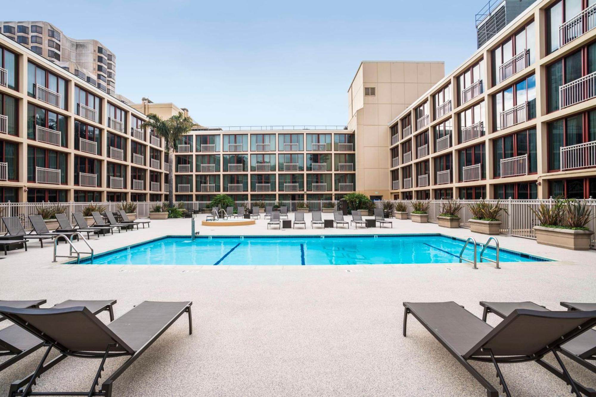 Hilton Union Square 4*